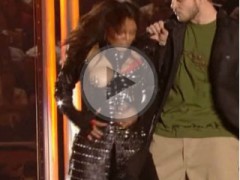 Hot janet jackson with her tit out during her show